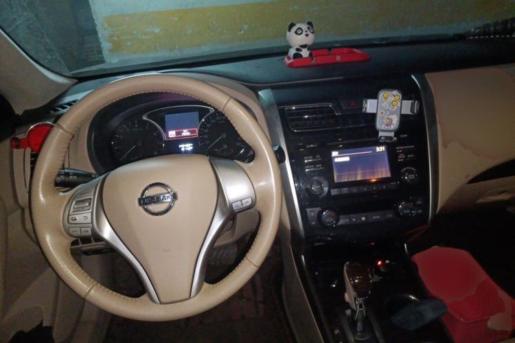 Used Nissan Teana 2013 2.0L XL Comfort Edition Center Console