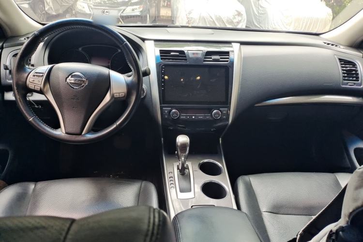 Used Nissan Teana 2013 2.0L XL Comfort Edition Center Console