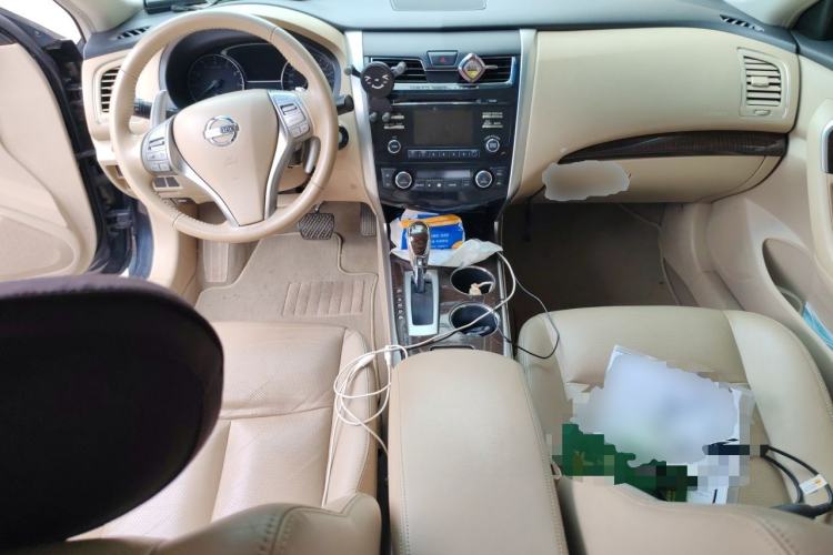 Used Nissan Teana 2013 2.5L XL Leading Edition Center Console