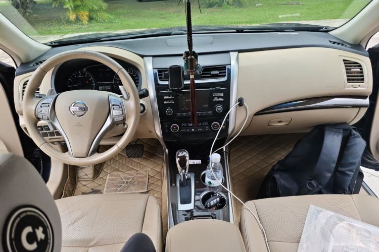Used Nissan Teana 2013 2.5L XL Leading Edition Center Console