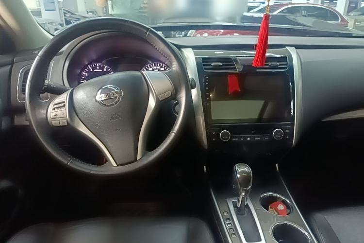 Used Nissan Teana 2013 2.0L XL Comfort Edition Center Console
