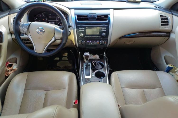 Used Nissan Teana 2013 2.0L XL Comfort Edition Center Console