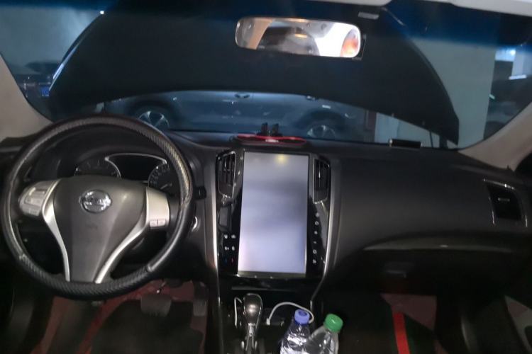 Used Nissan Teana 2013 2.0L XL Comfort Edition Center Console
