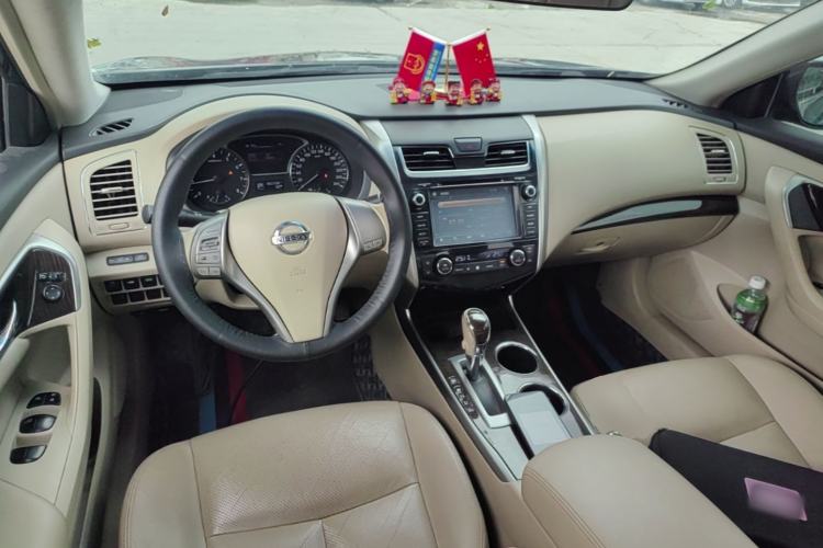 Used Nissan Teana 2013 2.0L XL Comfort Edition Center Console