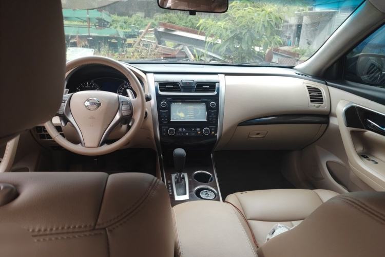 Used Nissan Teana 2013 2.5L XL Leading Edition Center Console