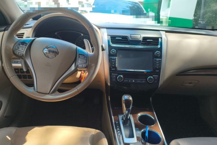 Used Nissan Teana 2013 2.5L XL Leading Edition Center Console