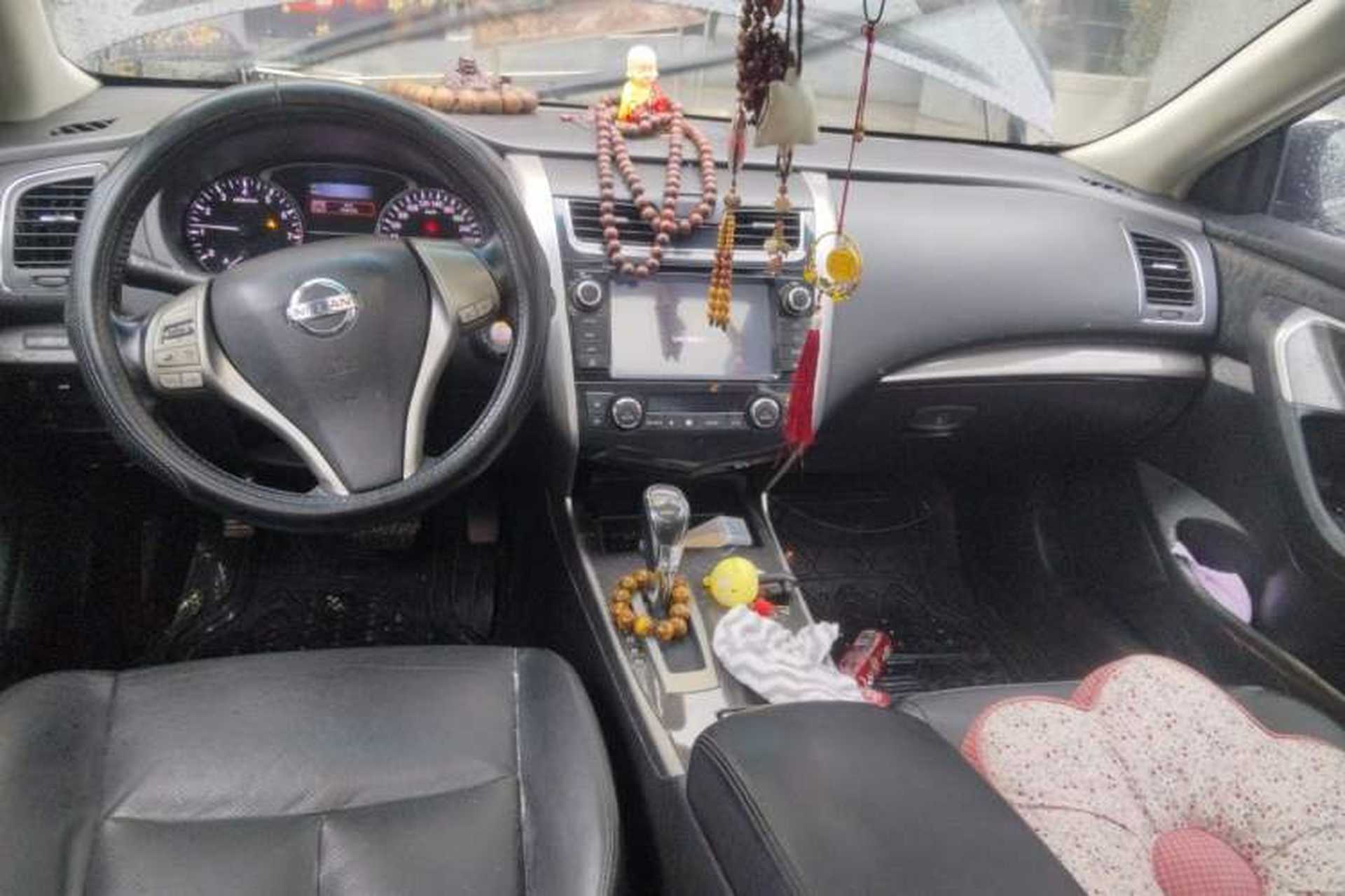 Used Nissan Teana 2013 2.0L XL Comfort Edition Center Console