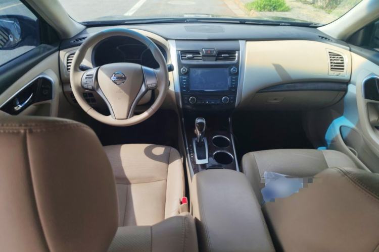 Used Nissan Teana 2013 2.0L XL Comfort Edition Center Console