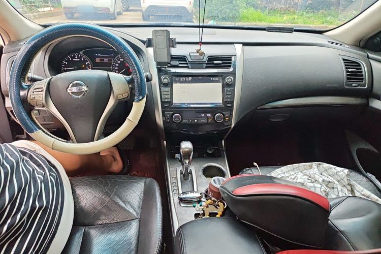 Used Nissan Teana 2013 2.0L XL Comfort Edition Center Console