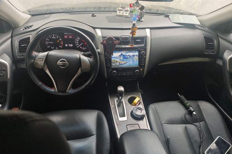 Used Nissan Teana 2013 2.0L XL Comfort Edition Center Console