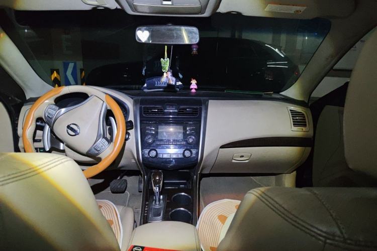 Used Nissan Teana 2013 2.5L XL Leading Edition Center Console