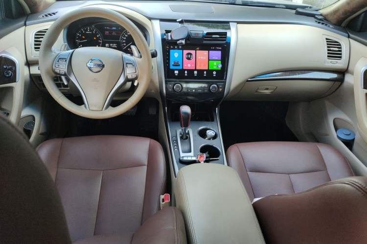 Used Nissan Teana 2013 2.5L XL Leading Edition Center Console