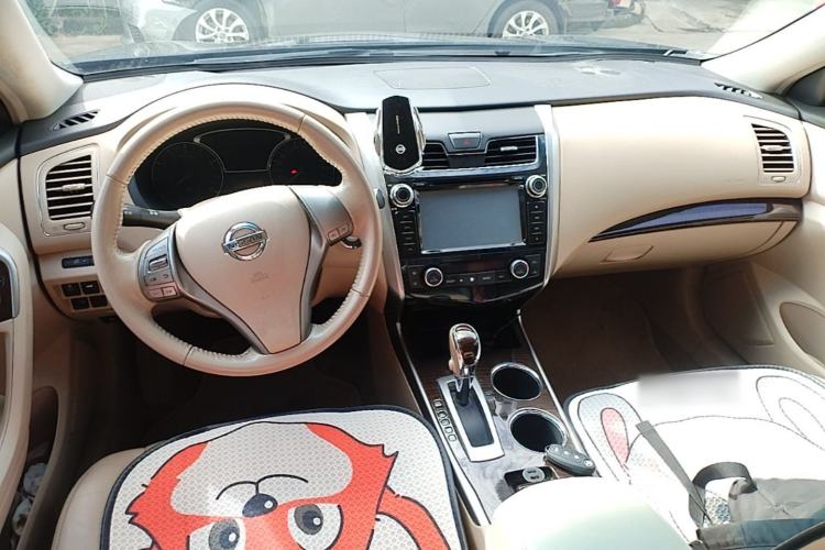 Used Nissan Teana 2013 2.0L XL Comfort Edition Center Console