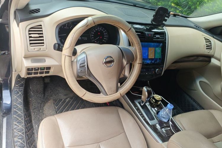 Used Nissan Teana 2013 2.0L XL Comfort Edition Center Console