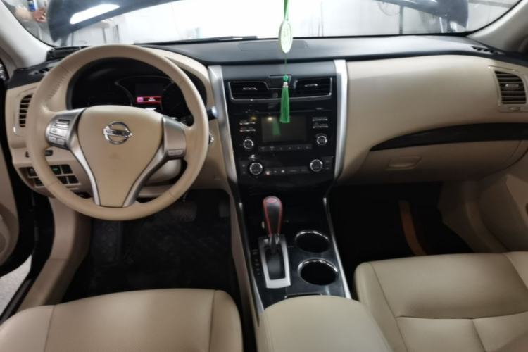 Used Nissan Teana 2013 2.0L XL Comfort Edition Center Console
