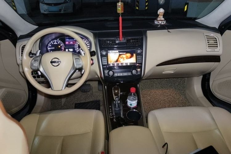 Used Nissan Teana 2013 2.5L XL Leading Edition Center Console