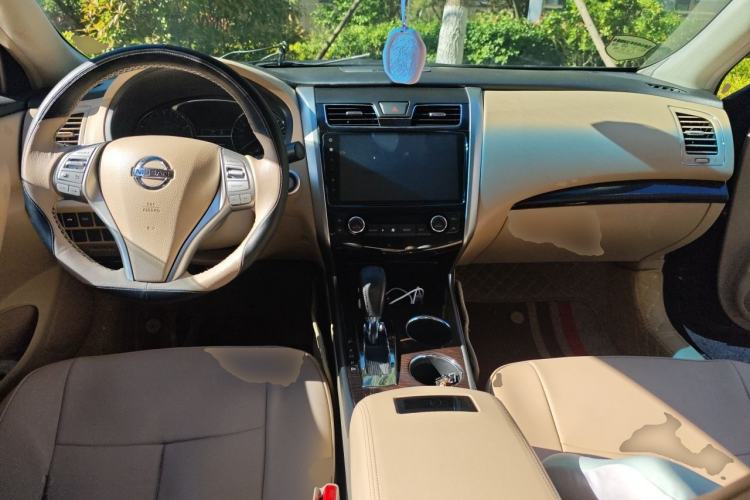 Used Nissan Teana 2013 2.0L XL Comfort Edition Center Console