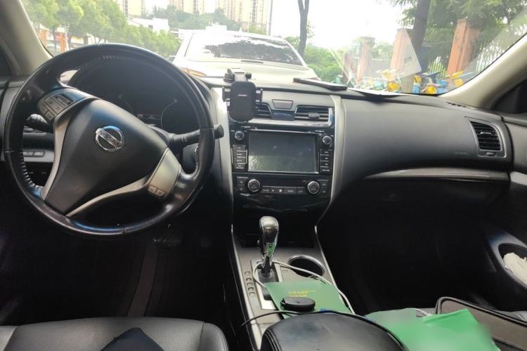 Used Nissan Teana 2013 2.0L XL Comfort Edition Center Console