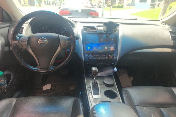 Used Nissan Teana 2013 2.0L XL Comfort Edition Center Console
