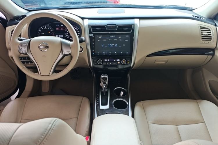 Used Nissan Teana 2013 2.0L XL Comfort Edition Center Console