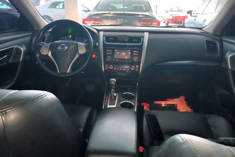 Used Nissan Teana 2013 2.0L XL Comfort Edition Center Console