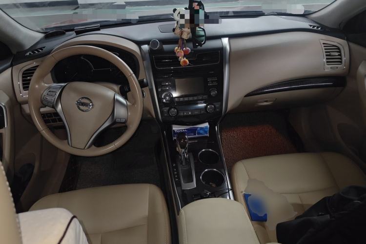 Used Nissan Teana 2013 2.0L XL Comfort Edition Center Console