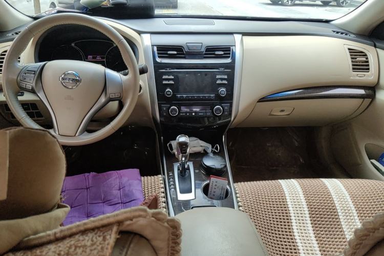 Used Nissan Teana 2013 2.0L XL Comfort Edition Center Console
