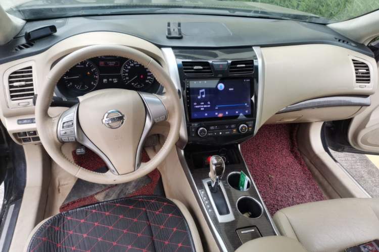 Used Nissan Teana 2013 2.0L XL Comfort Edition Center Console