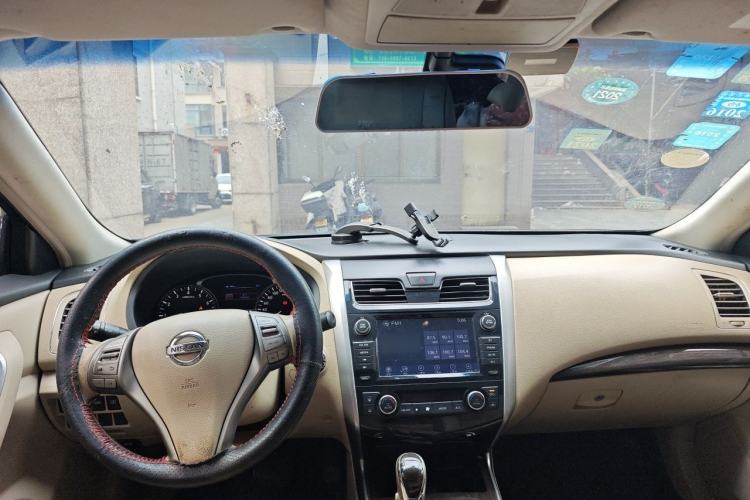 Used Nissan Teana 2013 2.0L XL Comfort Edition Center Console