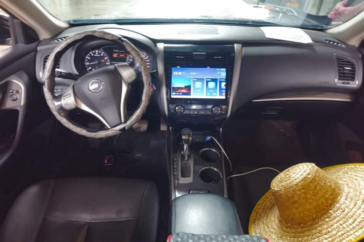 Used Nissan Teana 2013 2.0L XL Comfort Edition Center Console