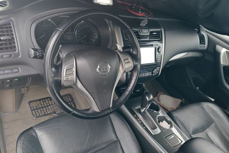 Used Nissan Teana 2013 2.5L XL-NAVI Tech Smart Enjoyment Edition Center Console