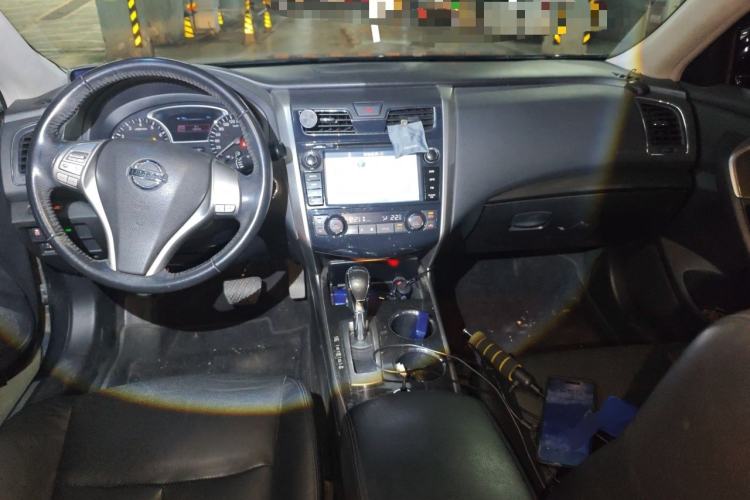 Used Nissan Teana 2013 2.0L XL Comfort Edition Center Console