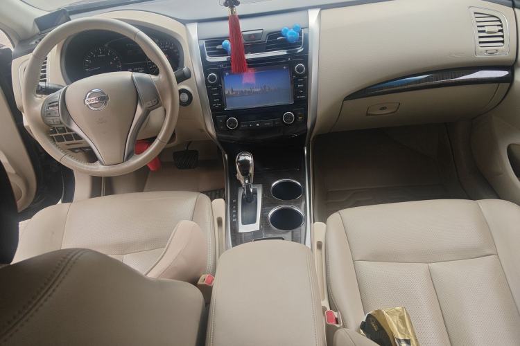 Used Nissan Teana 2013 2.0L XL Comfort Edition Center Console
