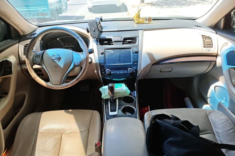 Used Nissan Teana 2013 2.0L XL Comfort Edition Center Console