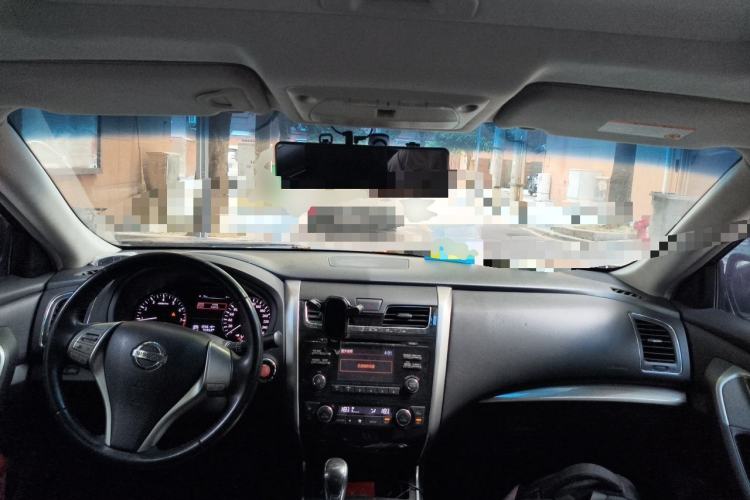 Used Nissan Teana 2013 2.0L XL Comfort Edition Center Console