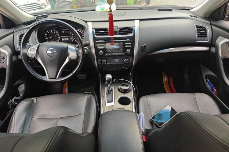 Used Nissan Teana 2013 2.0L XL Comfort Edition Center Console