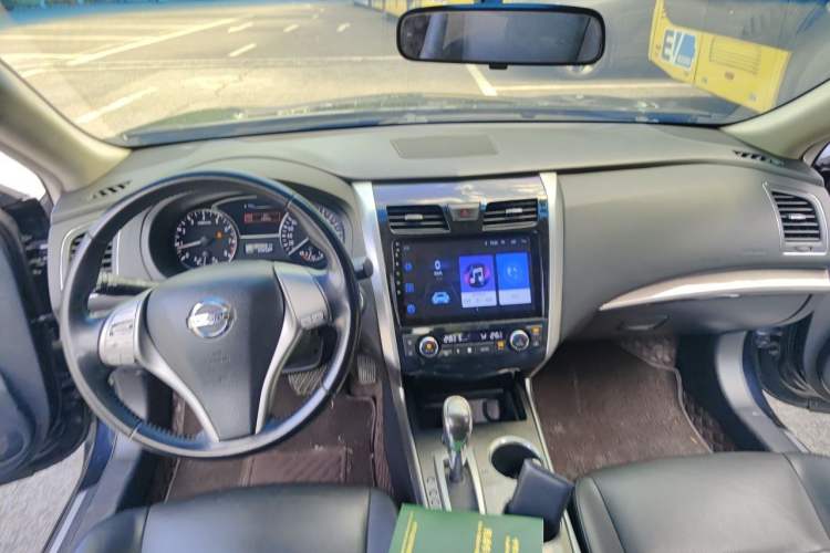 Used Nissan Teana 2013 2.0L XL Comfort Edition Center Console
