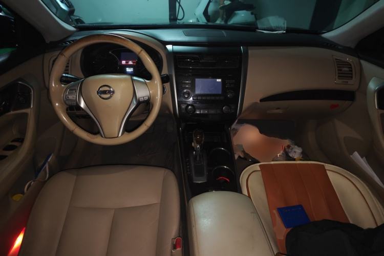 Used Nissan Teana 2013 2.0L XL Comfort Edition Center Console