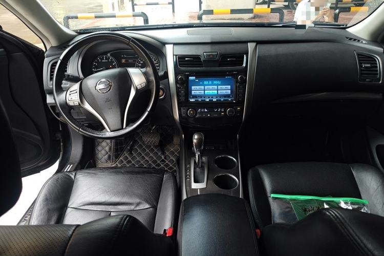 Used Nissan Teana 2013 2.0L XL Comfort Edition Center Console