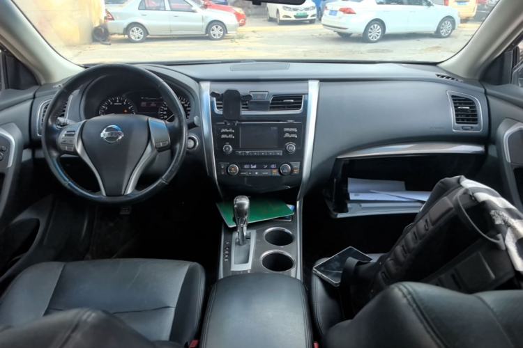 Used Nissan Teana 2013 2.0L XL Comfort Edition Center Console