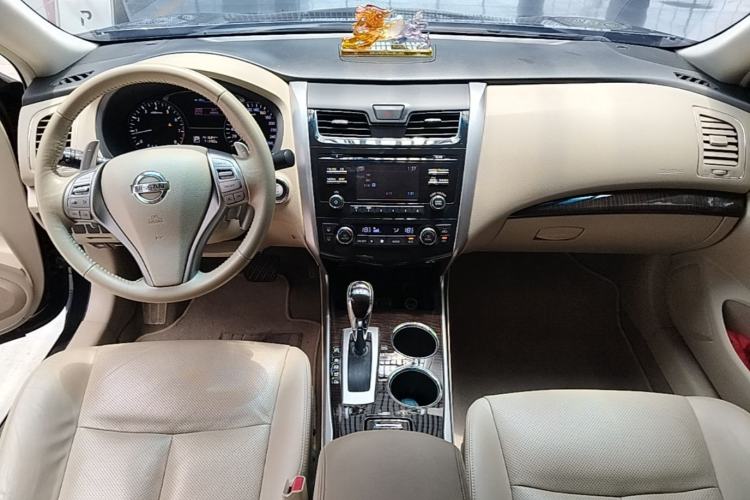 Used Nissan Teana 2013 2.5L XL Leading Edition Center Console