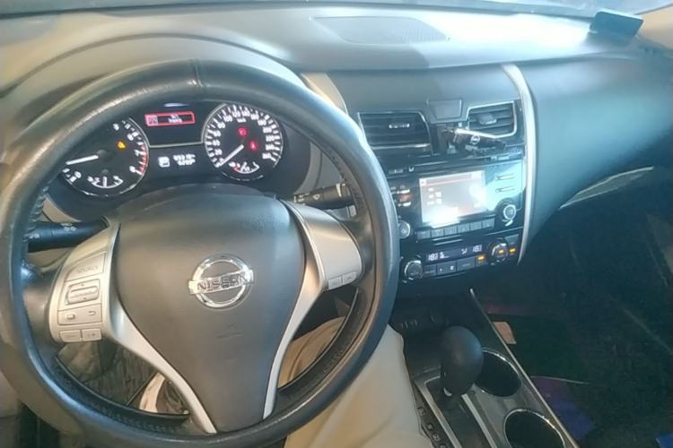 Used Nissan Teana 2013 2.0L XL Comfort Edition Center Console