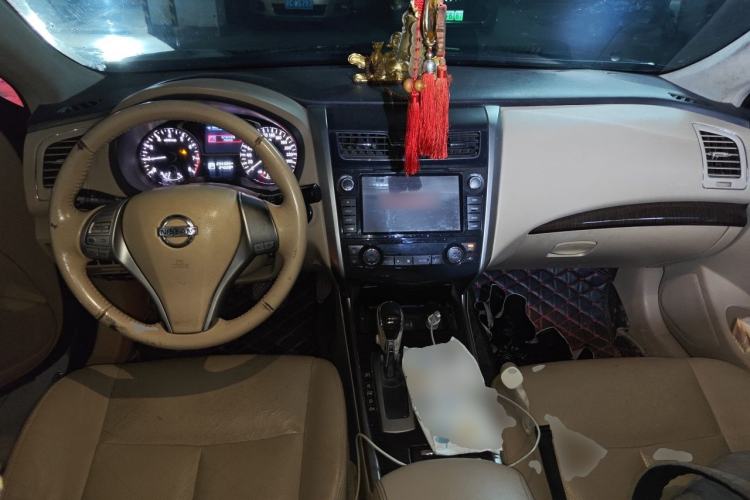 Used Nissan Teana 2013 2.0L XL Comfort Edition Center Console