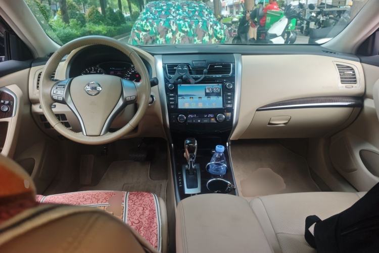 Used Nissan Teana 2013 2.0L XL Comfort Edition Center Console