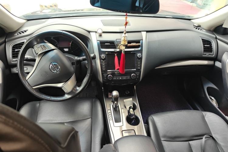 Used Nissan Teana 2013 2.0L XL Comfort Edition Center Console