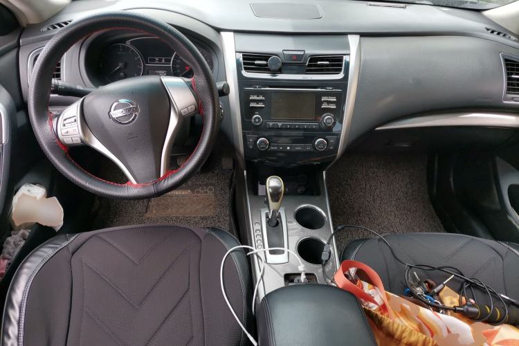 Used Nissan Teana 2013 2.0L XL Comfort Edition Center Console