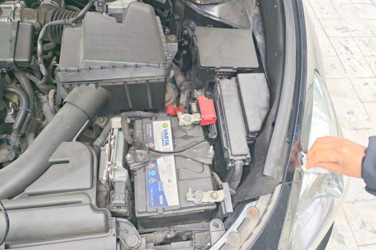 Used Nissan Teana 2013 2.0L XL Comfort Edition Engine Bay Left