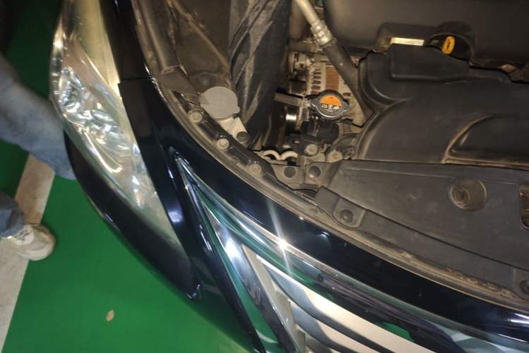 Used Nissan Teana 2013 2.0L XL Comfort Edition Engine Bay Right