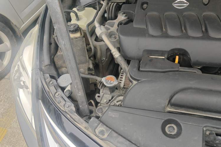 Used Nissan Teana 2013 2.0L XL Comfort Edition Engine Bay Right