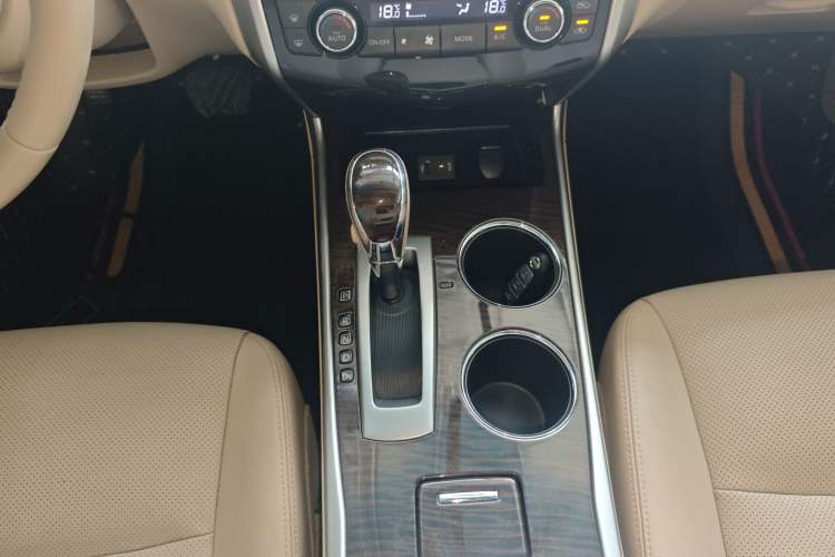 Used Nissan Teana 2013 2.0L XL Comfort Edition Gear Lever
